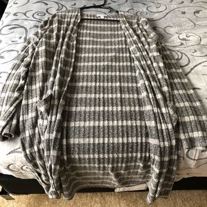 New Cardigan, Worn Once. Size XXL. Grey (Light and Dark)